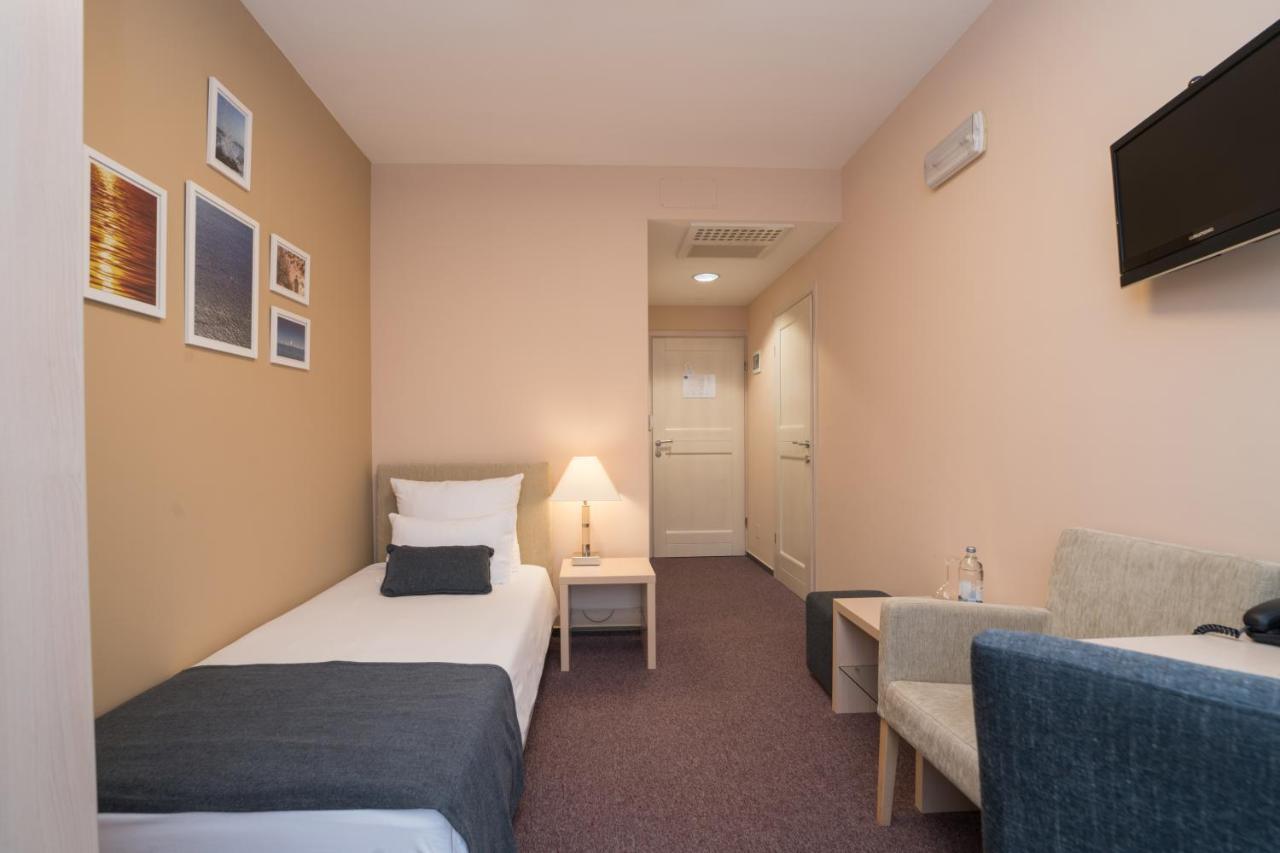 Hotel Zlatna Vala 3*