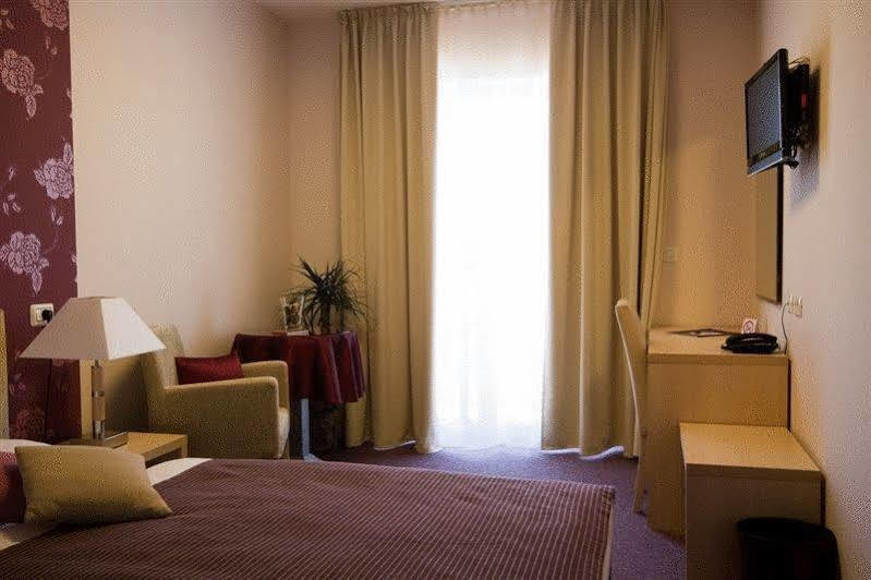 Zlatna Vala 3* Umag